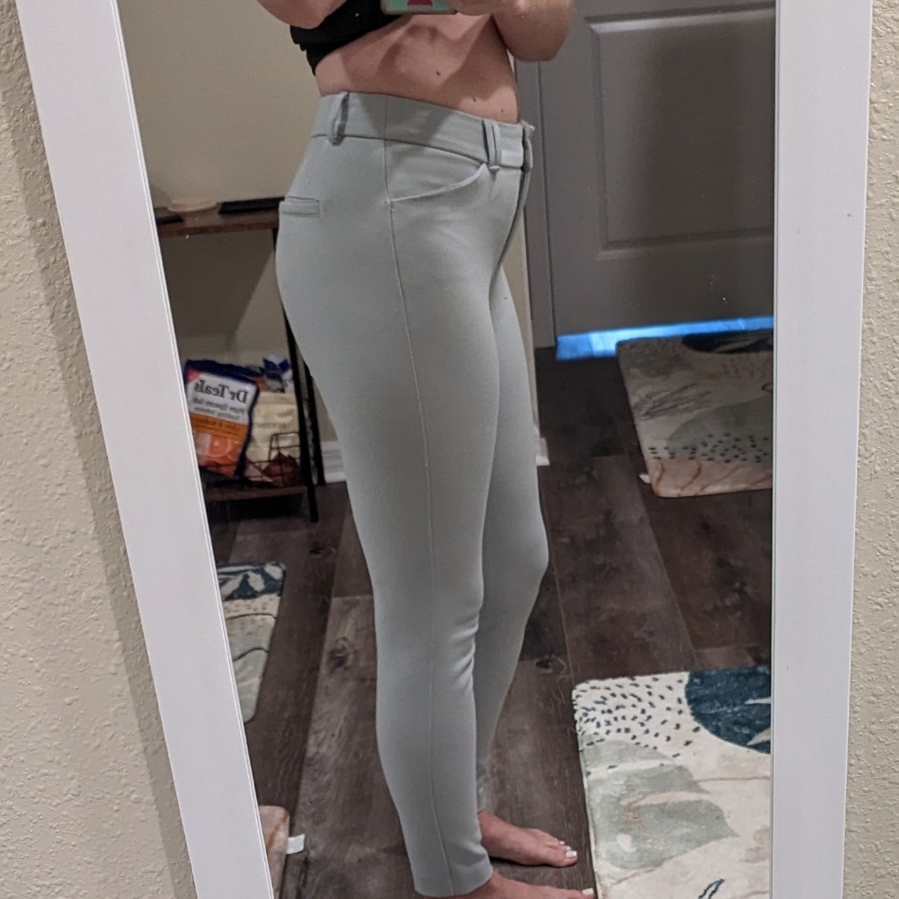 Soft blue ankle pant